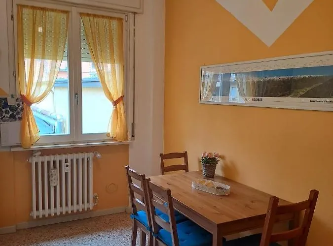 La Casa Di Lucia: Grande Con Balcone